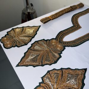 Pendle Bot Tilla Neck (Dark Green)