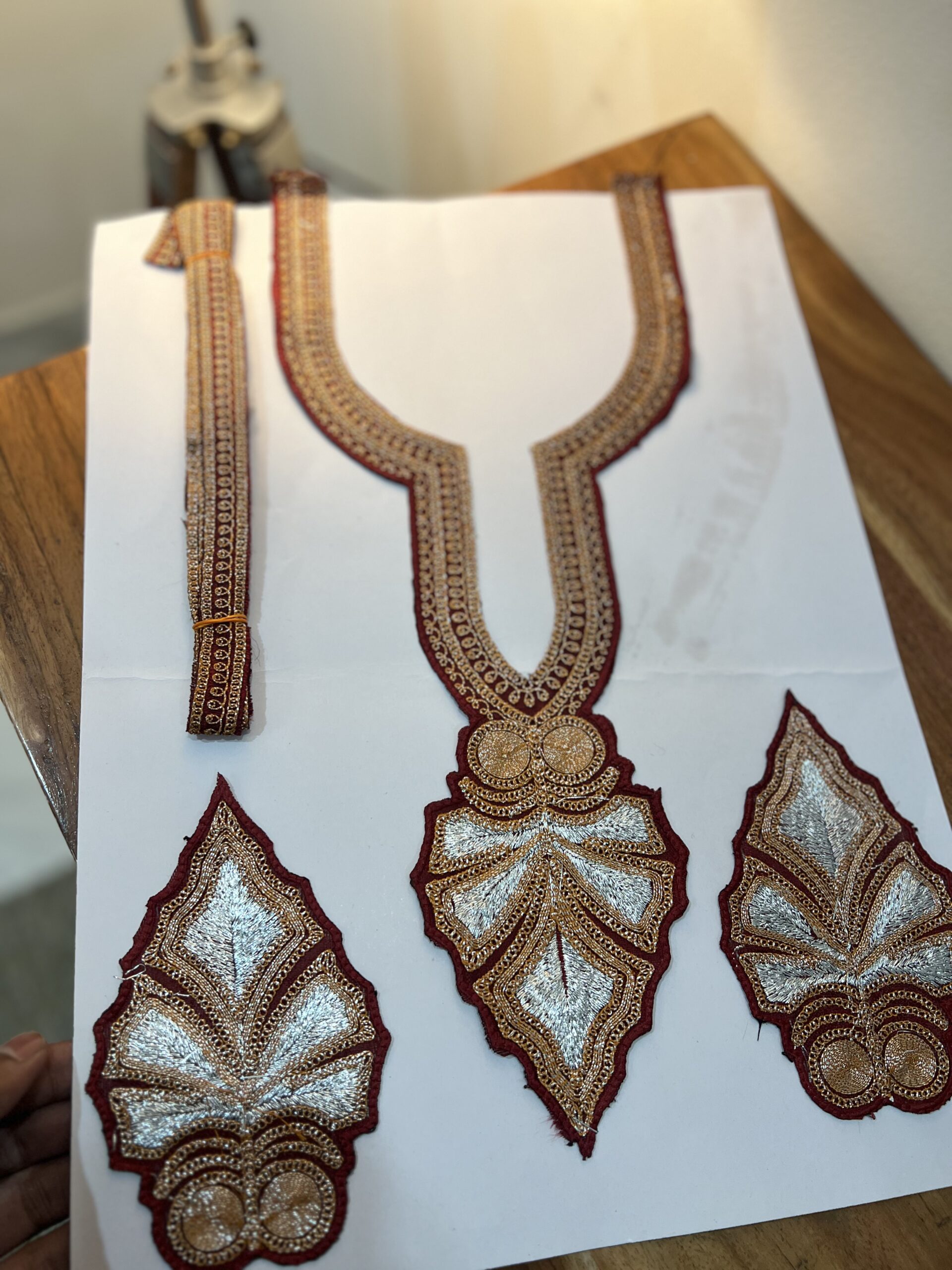 Pendle Bot Tilla Neck Set. - Image 3