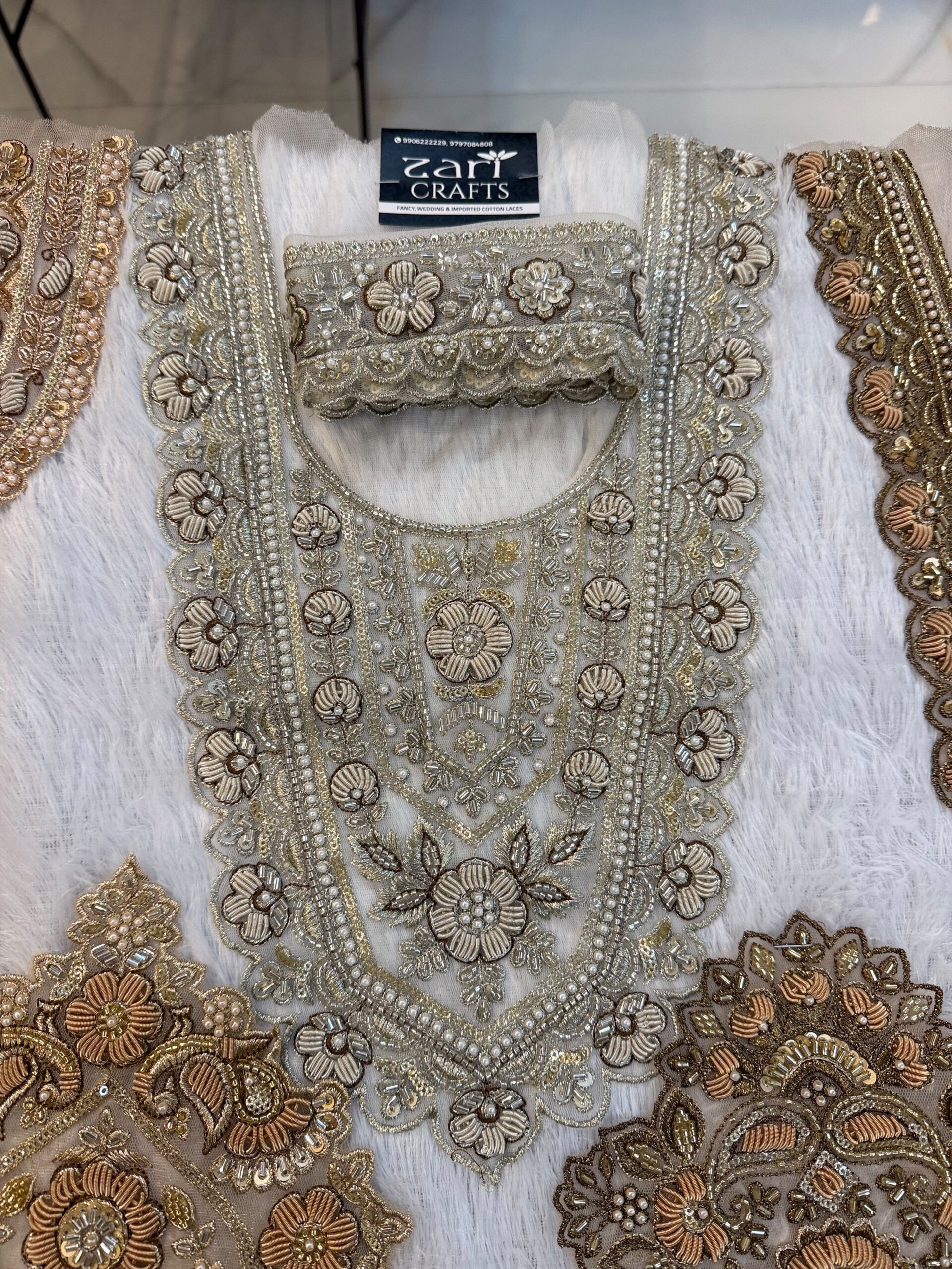 Zardosi Neck with Matching 1 meter Lace included. (Silver)